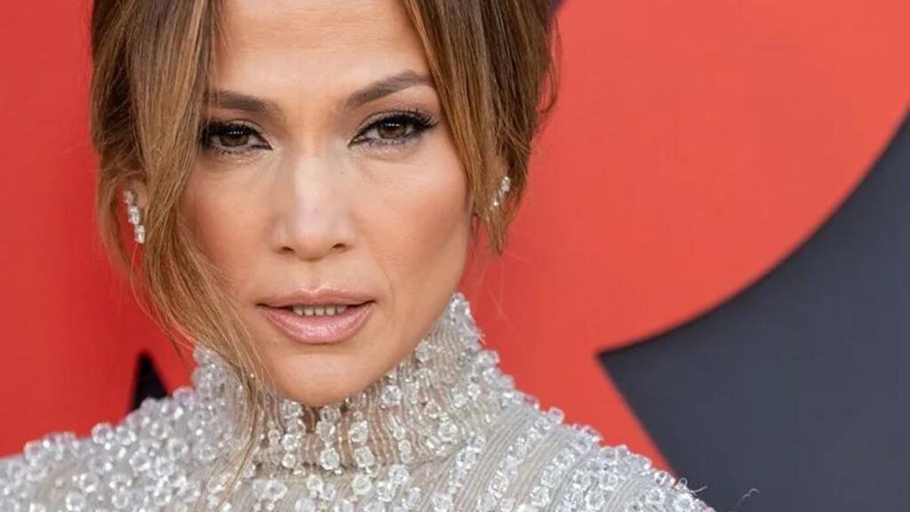 Jennifer López no se guarda nada en los AMAS 2025