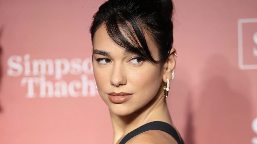 Dua Lipa muestra su día a día cuando está de gira