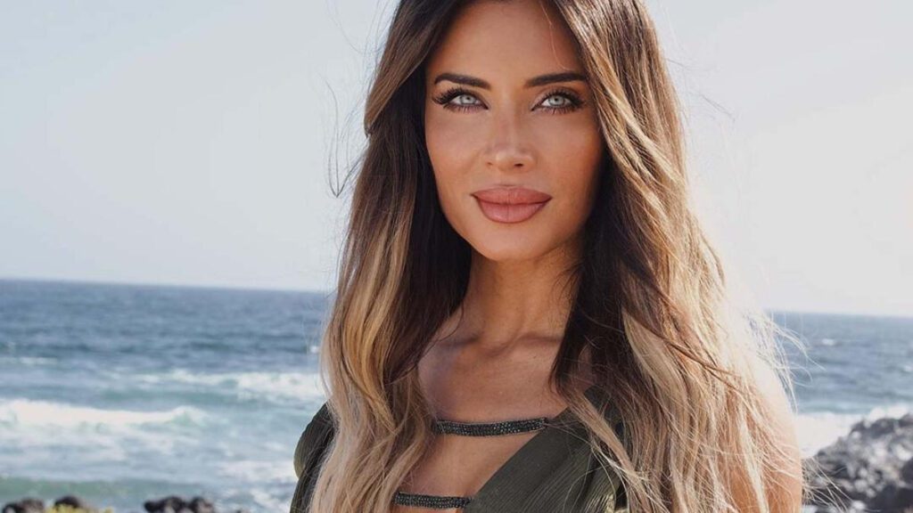 Pilar Rubio posa en Instagram con unos vaqueros de Sergio Ramos